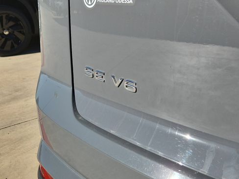 Used 2022 Volkswagen Atlas Cross Sport SE w/ Black Wheel Package image 10