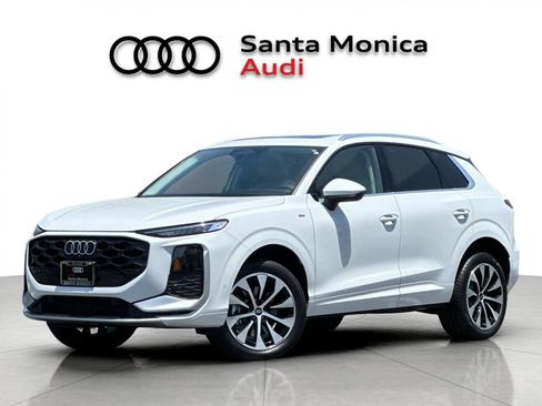 New 2026 Audi Q3 quattro 2.0T AWD/4WD image 1