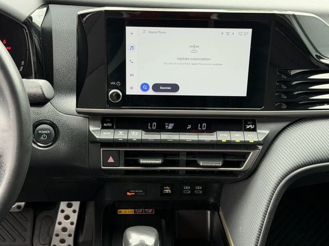 Used 2025 Toyota Camry SE FWD image 16