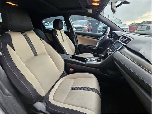 Used 2018 Honda Civic EX image 4