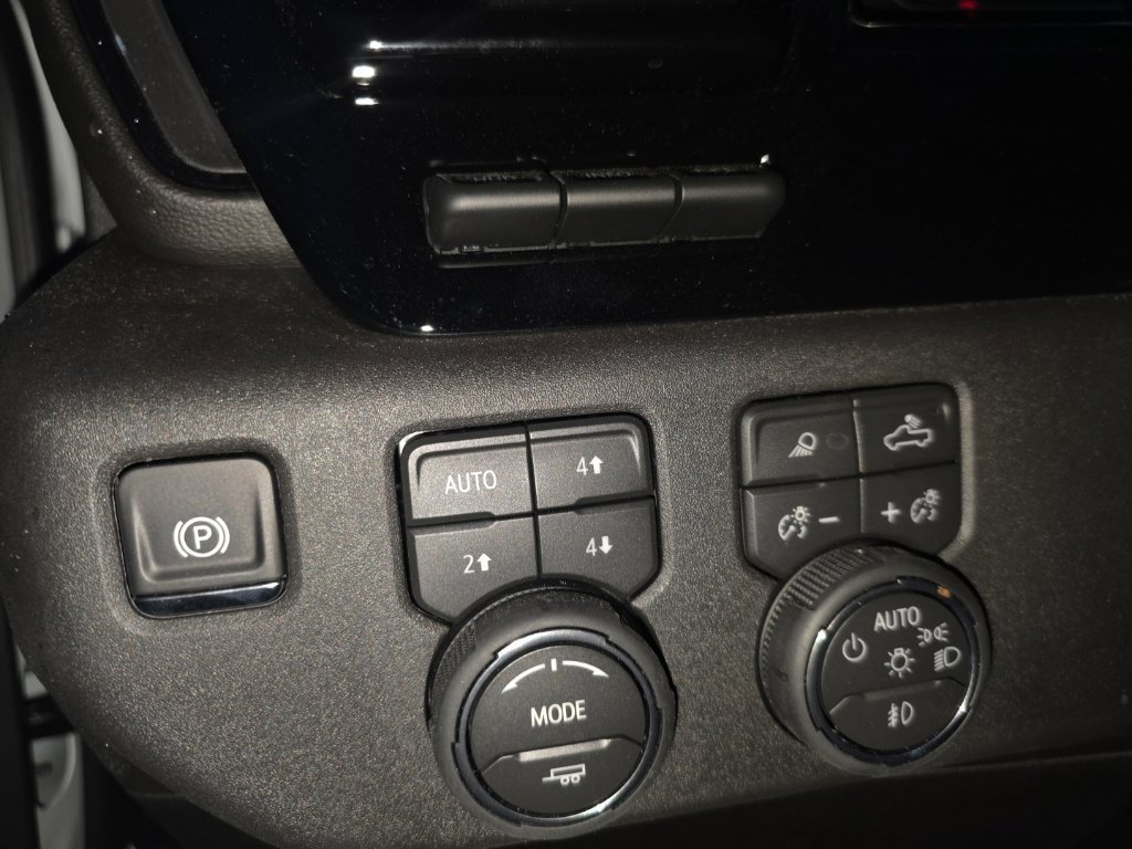 Certified 2026 Chevrolet Silverado 2500 ZR2 AWD/4WD image 17