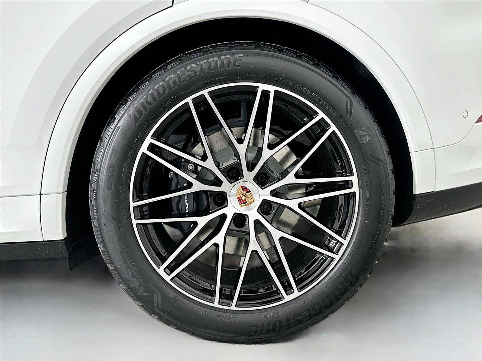 Certified 2026 Porsche Cayenne Coupe AWD/4WD image 12