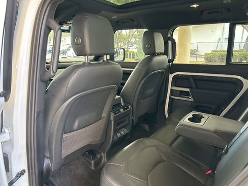 Used 2024 Land Rover Defender 110 S image 41