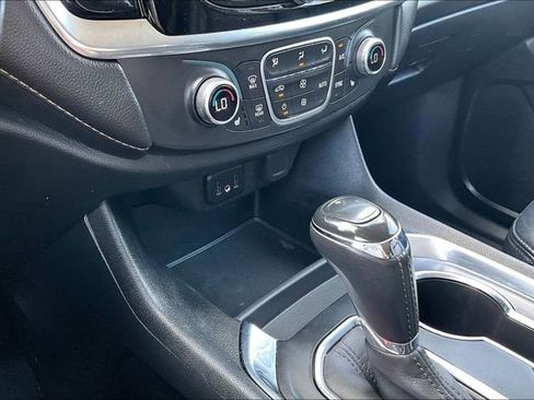 Used 2020 Chevrolet Traverse LT AWD/4WD image 23