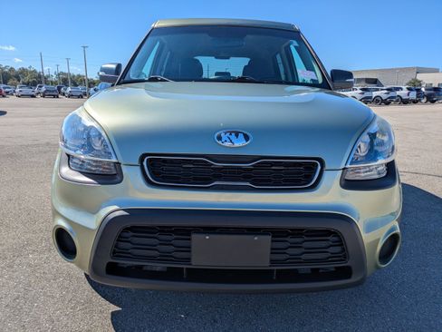Used 2013 Kia Soul + image 2