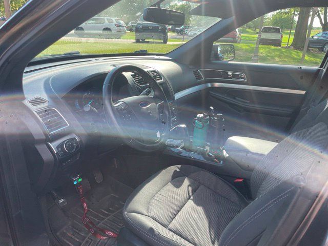 Used 2017 Ford Explorer XLT w/ Equipment Group 201A AWD/4WD image 10
