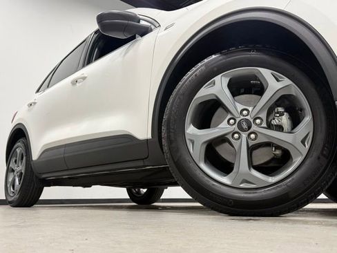 Used 2025 Ford Escape ST-Line w/ Tech Pack #1 FWD image 3