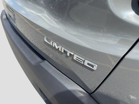 Used 2022 Jeep Renegade Limited w/ Sun, Sound & Wheels Group AWD/4WD image 9