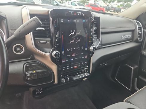 Used 2024 RAM 2500 Laramie AWD/4WD image 11