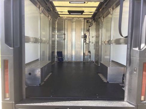 Used 2024 Chevrolet Brightdrop 600 w/ Commercial Equipment Package AWD/4WD image 9