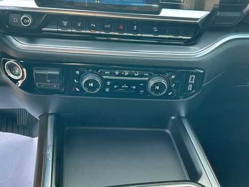 Used 2025 Chevrolet Silverado 3500 High Country w/ High Country Premium Package image 21