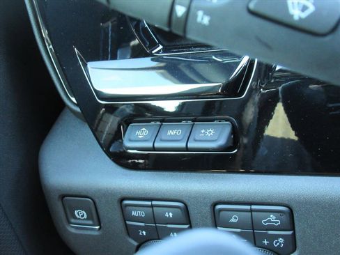 Used 2025 Chevrolet Silverado 1500 ZR2 w/ Technology Package image 28