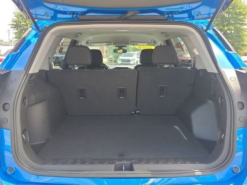 Used 2024 GMC Terrain SLE w/ Driver Convenience Package FWD image 15