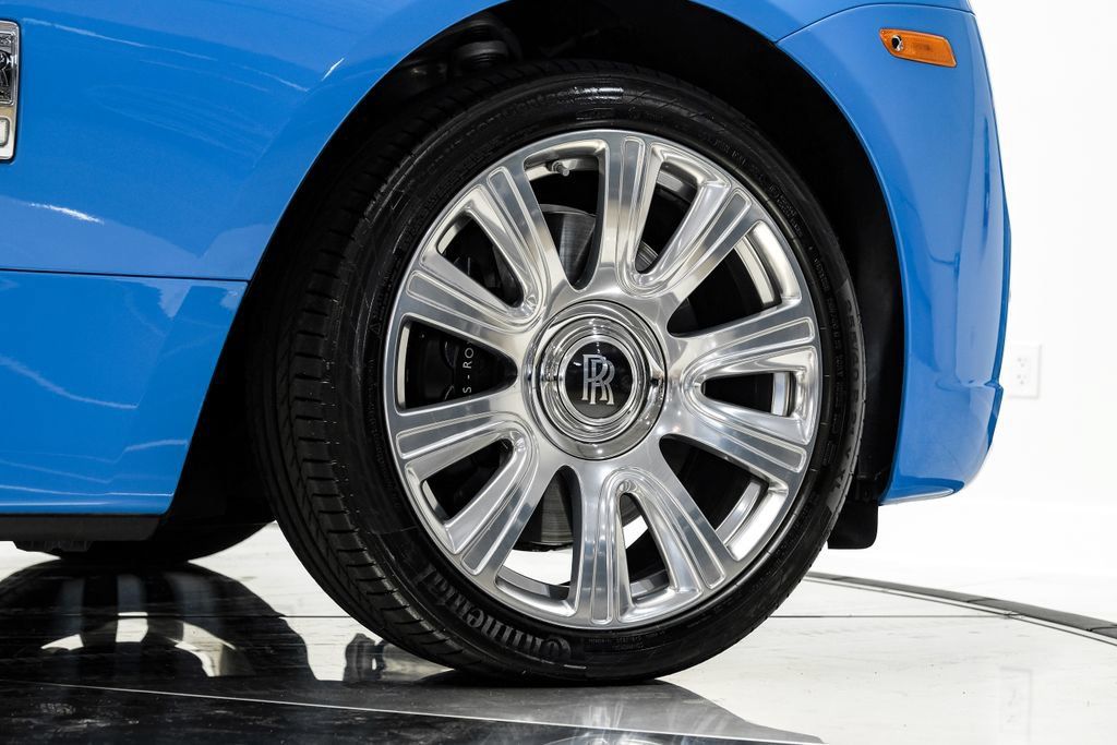 Used 2021 Rolls-Royce Dawn RWD image 61