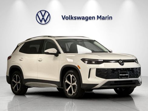 New 2026 Volkswagen Tiguan SE FWD image 7