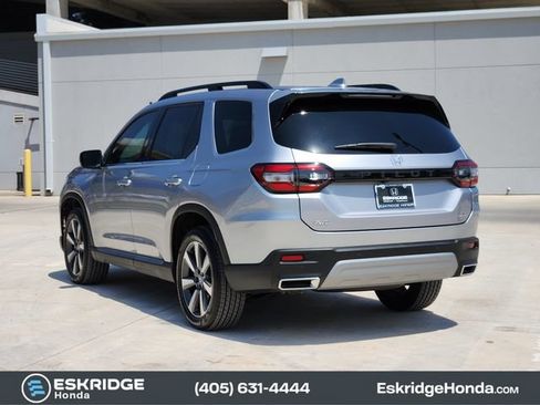Used 2025 Honda Pilot Elite image 5