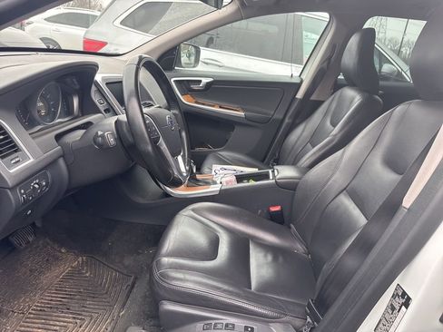 Used 2017 Volvo XC60 T5 Inscription image 25