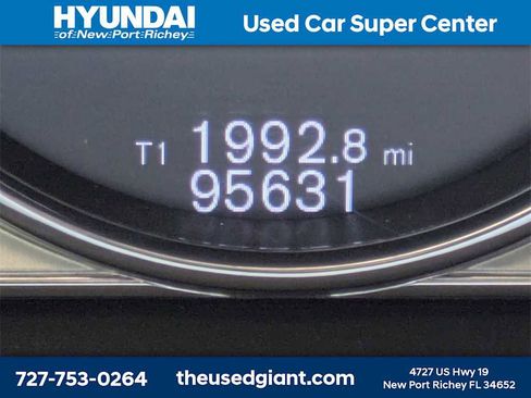 Used 2015 Volvo XC60 T6 Platinum image 38