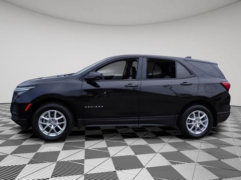 Certified 2023 Chevrolet Equinox LS w/ LS Convenience Package AWD/4WD image 4