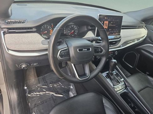 Certified 2024 Jeep Compass Latitude image 11