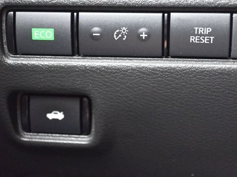 Used 2025 Nissan Sentra SV FWD image 23