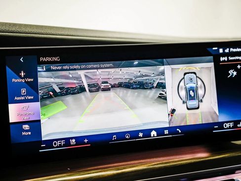 Used 2024 BMW 760i xDrive w/ Executive Package image 25