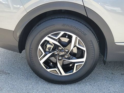 Certified 2024 Kia Sportage LX FWD image 8