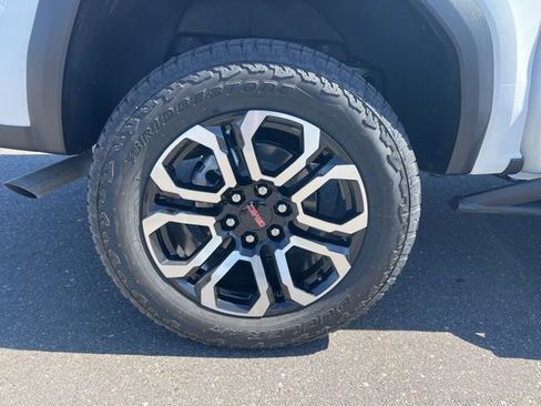 Certified 2025 GMC Canyon AT4 w/ Nightfall Edition image 21