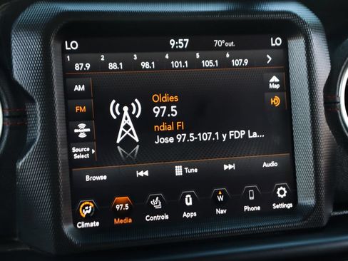 Used 2020 Jeep Gladiator Rubicon AWD/4WD image 27