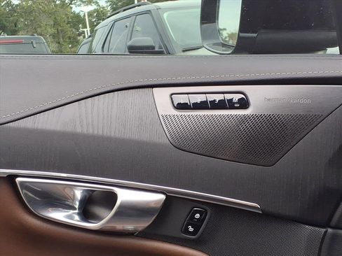 Used 2022 Volvo XC90 T6 Inscription w/ Advanced Package image 15