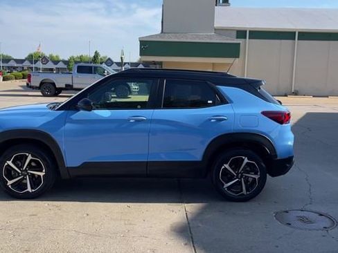 Used 2023 Chevrolet TrailBlazer RS w/ Sun and Liftgate Package AWD/4WD image 5