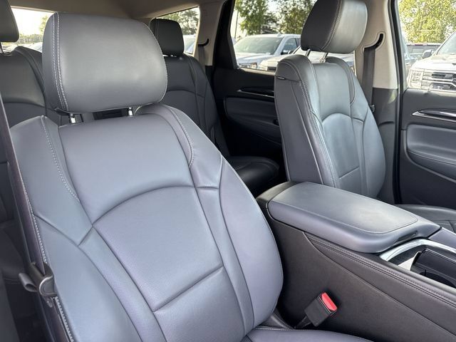 Used 2018 Buick Enclave Essence FWD image 27