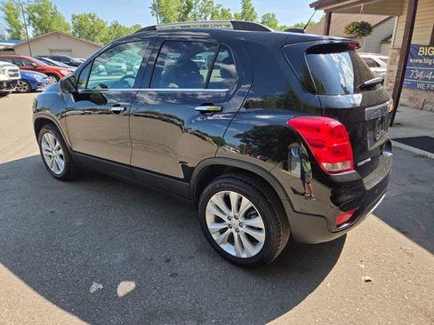 Used 2020 Chevrolet Trax Premier w/ LPO, Cargo Package AWD/4WD image 4