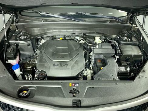 Used 2025 Kia Telluride EX w/ EX Captain's Chair Package image 29