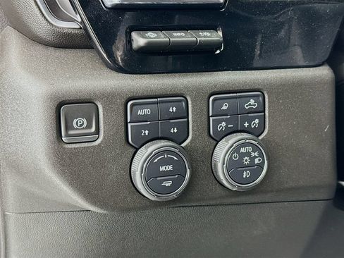 Used 2024 Chevrolet Silverado 1500 High Country w/ Technology Package AWD/4WD image 10
