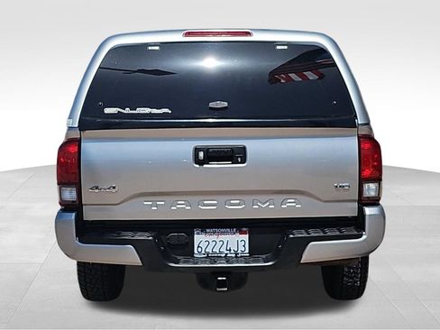Used 2022 Toyota Tacoma SR AWD/4WD image 4