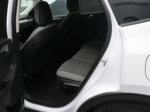 Used 2021 Ford Escape SE image 18