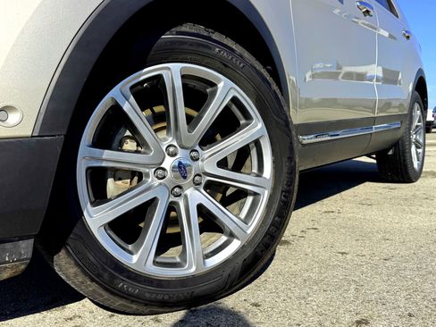 Used 2017 Ford Explorer Limited w/ Equipment Group 301A image 2