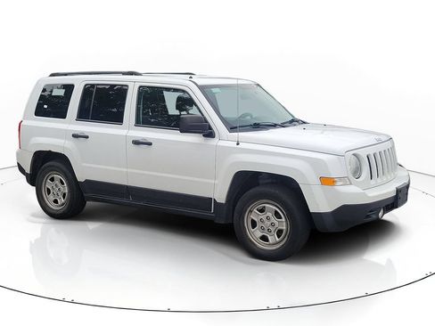 Used 2016 Jeep Patriot Sport FWD image 1