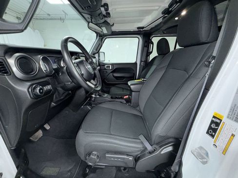 Used 2021 Jeep Wrangler Unlimited Sport AWD/4WD image 12