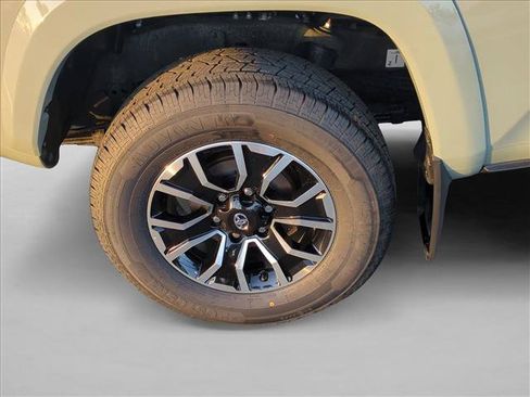 Used 2023 Toyota Tacoma TRD Sport AWD/4WD image 22