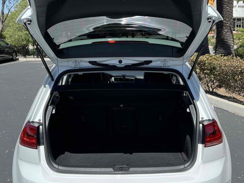 Used 2015 Volkswagen e-Golf SEL Premium image 37