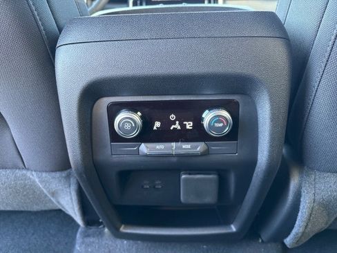 New 2026 GMC Acadia Elevation image 33