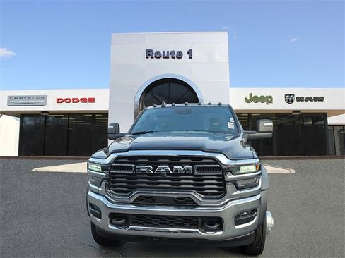 New 2026 RAM 5500 Tradesman w/ Chrome Appearance Group image 2