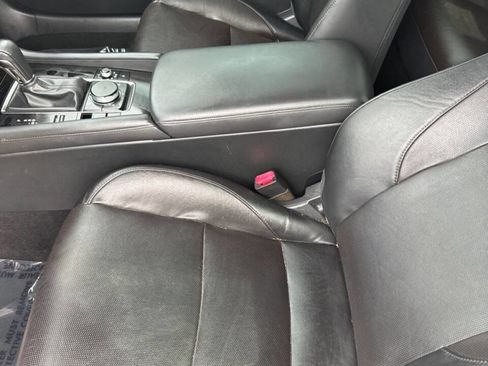 Used 2019 MAZDA MAZDA3 Sedan w/ Premium Package image 7