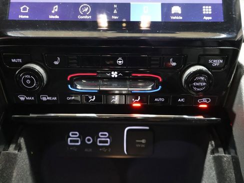 Certified 2022 Jeep Grand Cherokee L Limited image 36