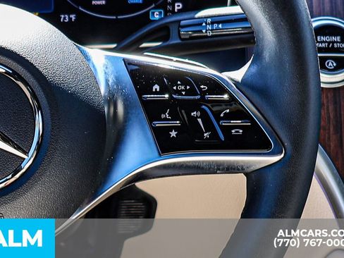 Used 2025 Mercedes-Benz GLC 300 4MATIC image 33