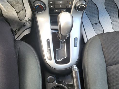 Used 2011 Chevrolet Cruze Eco FWD image 16
