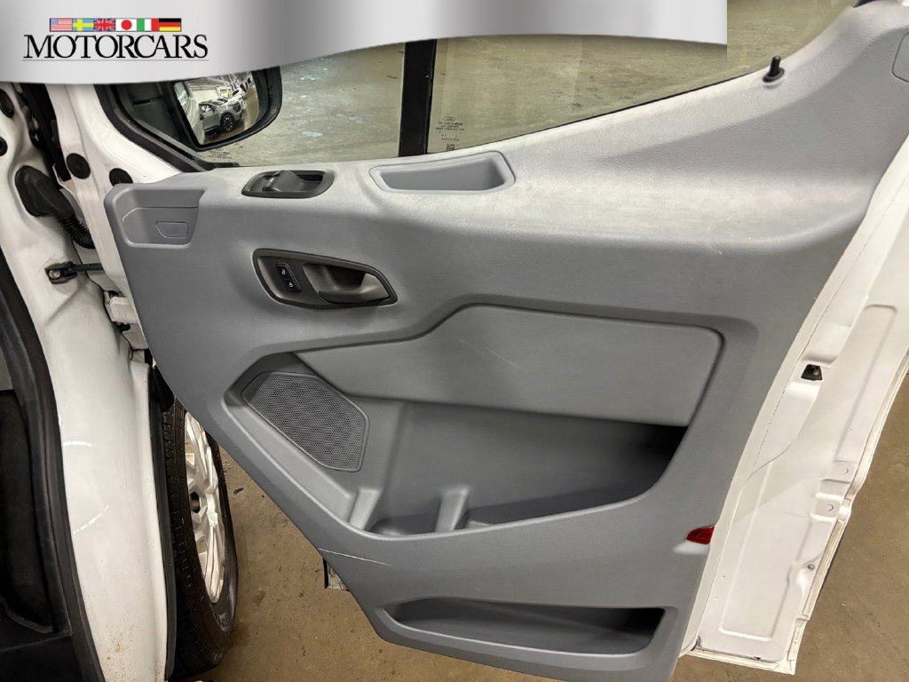 Used 2015 Ford Transit 250 130 Low Roof w/ Exterior Upgrade Package RWD image 19