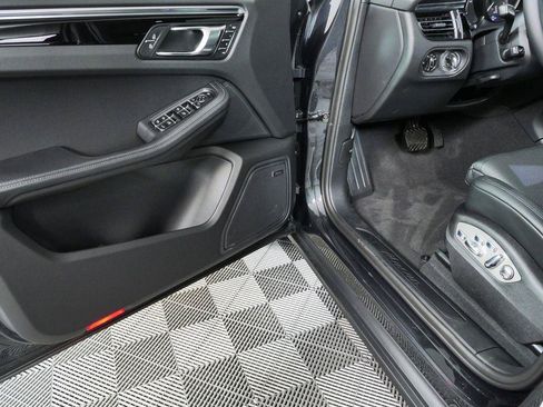 Used 2026 Porsche Macan Turbo AWD/4WD image 8